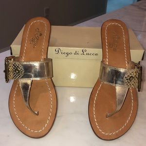 Diego di Lucca flip flops